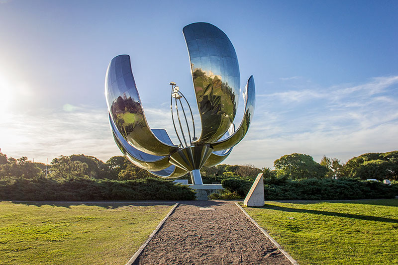 flor metálica em Buenos Aires