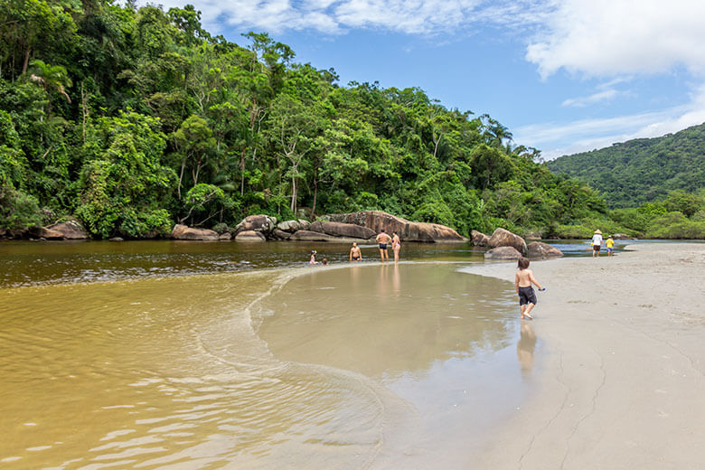 pousadas em Ubatuba pé na areia