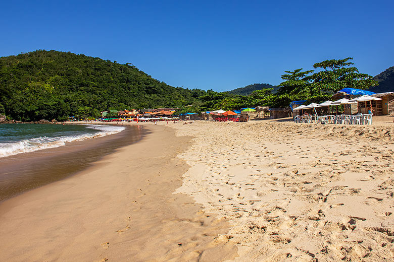 melhor praia de Trindade para se hospedar