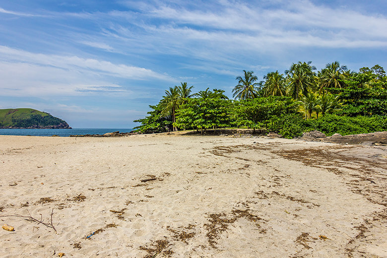 Praia de Calhetas em São Sebastião