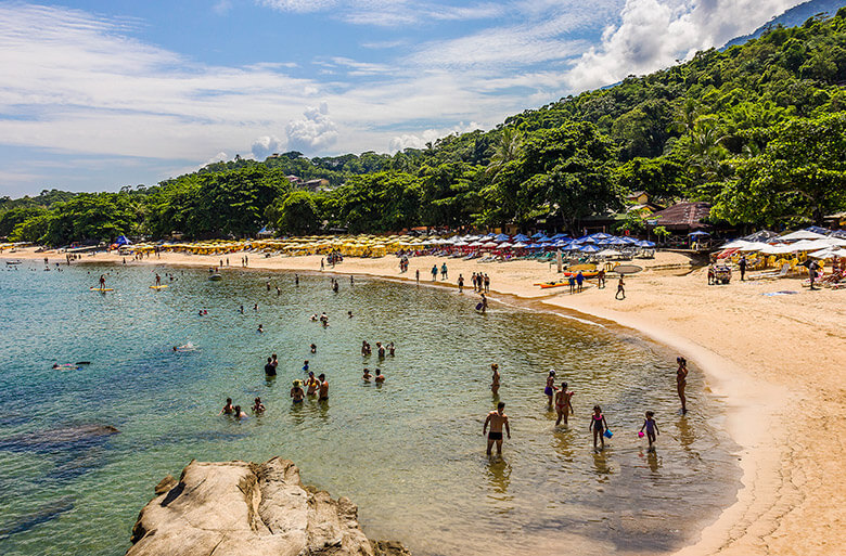 Qual é a praia mais famosa de Ilhabela?