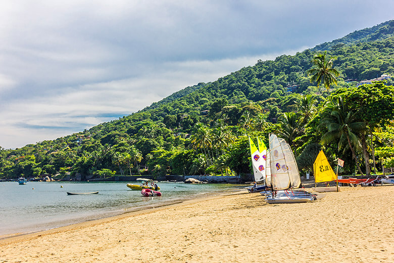 melhor praia de Ilhabela para famílias