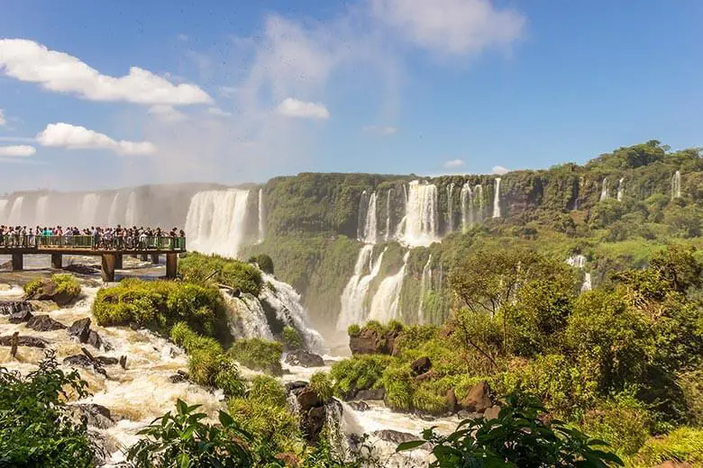 7 atrações imperdíveis que você precisa conhecer em Foz do Iguaçu