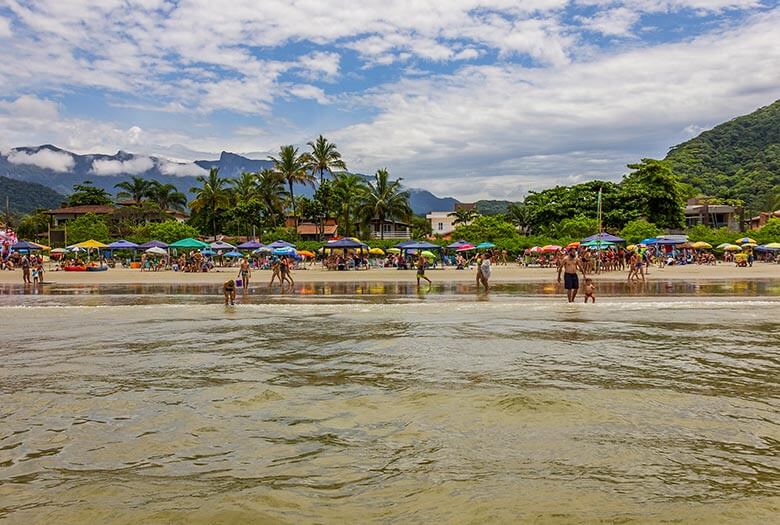 onde ficar em Ubatuba pé na areia