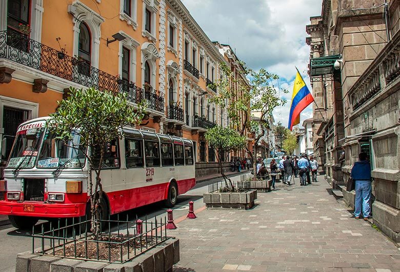 qual moeda levar para o Equador