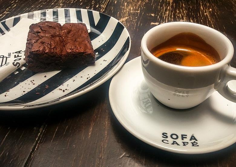 sofá café em Pinheiros