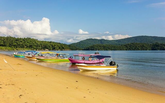 qual o melhor passeio de barco em Paraty