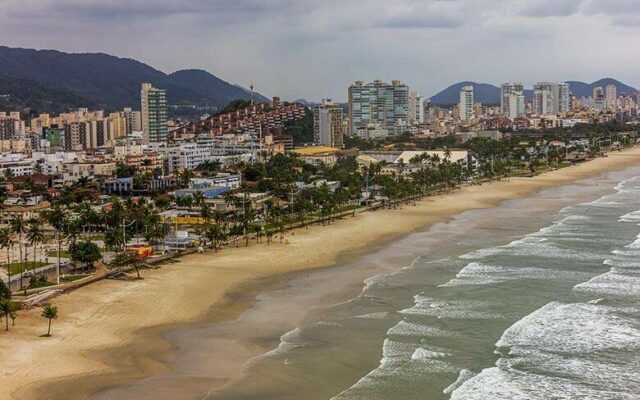 bairros para se hospedar no Guarujá