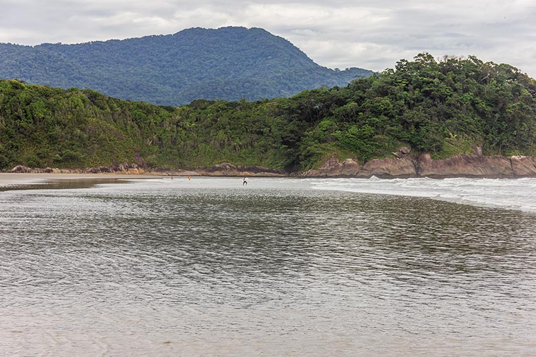 passeio de barco em Peruíbe