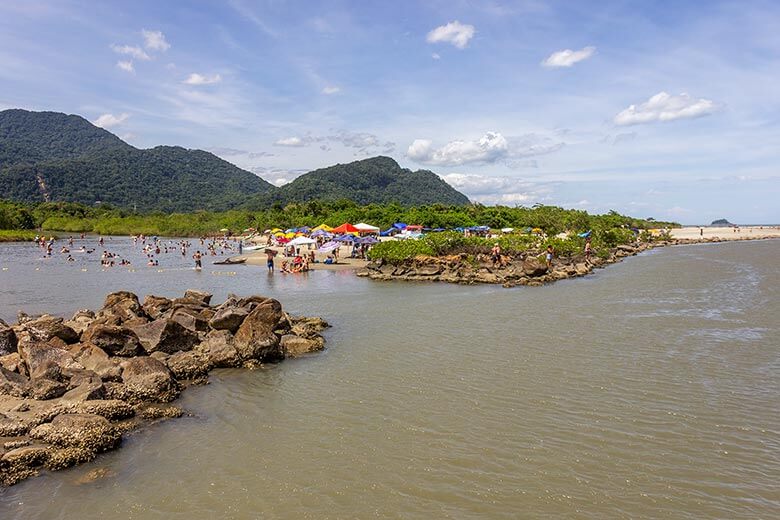 passeio de barco pelas praias de Peruíbe