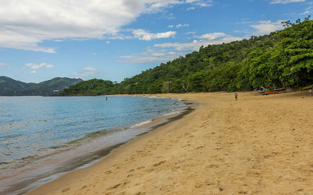 pousadas na Praia do Lázaro - Ubatuba