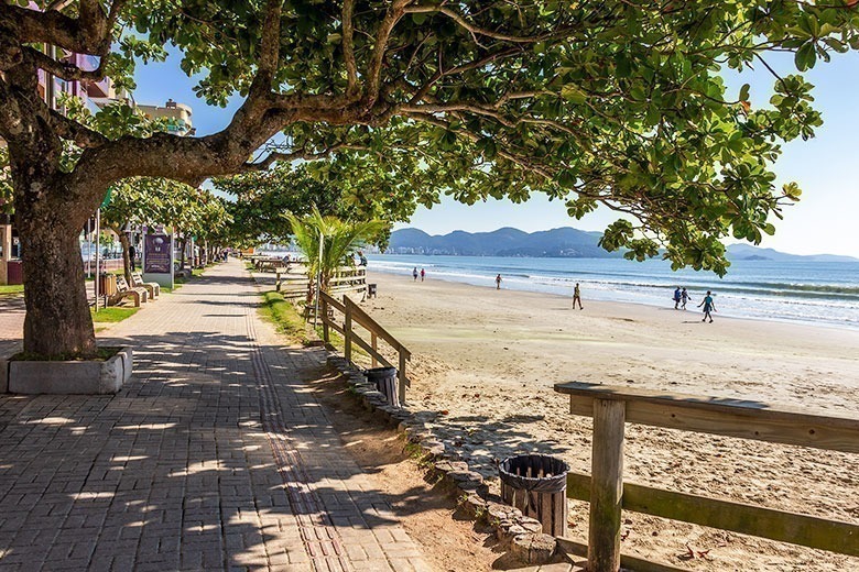 pousadas baratas em Meia Praia - Itapema