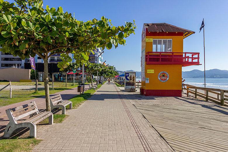 melhor praia para ficar em Itapema