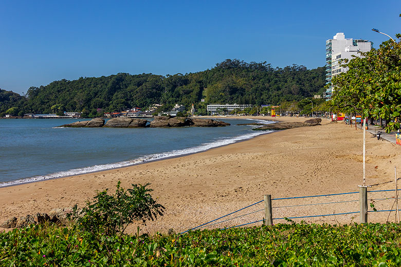 melhores praias de Itajaí