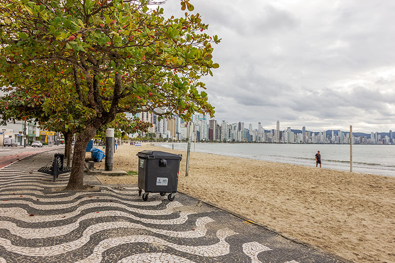 praia central de Balneário Camboriú