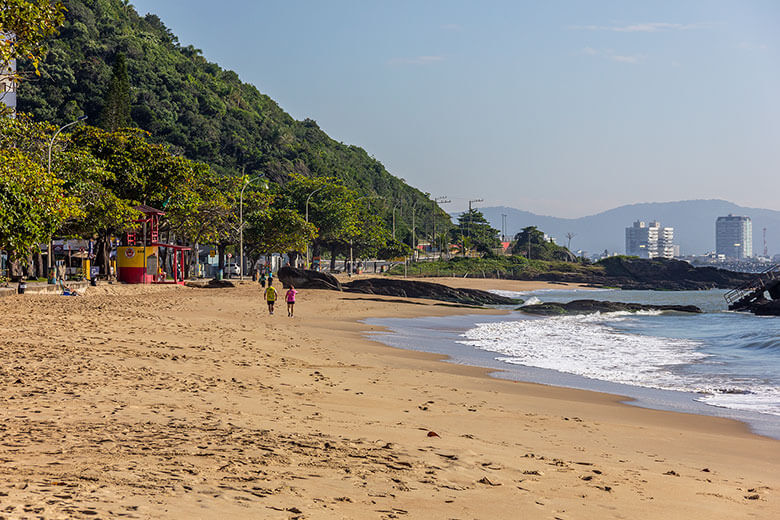 melhores praias de Itajaí para se hospedar