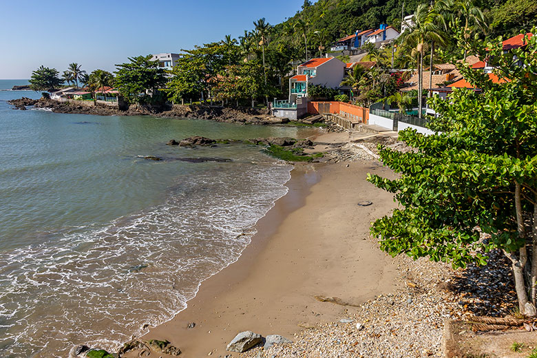 quantas praias tem em Itajaí?