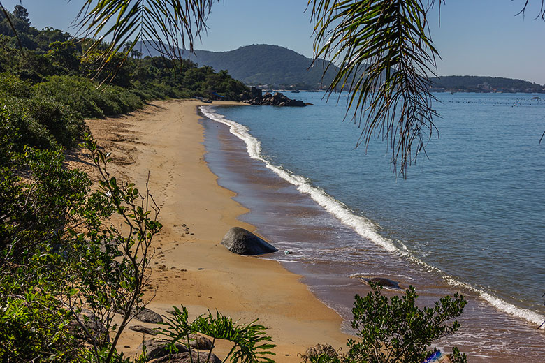 trilhas pelas praias de Bombinhas