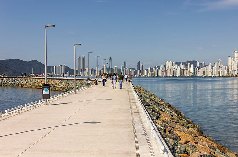 melhor época para fazer uma viagem a Balneário Camboriú