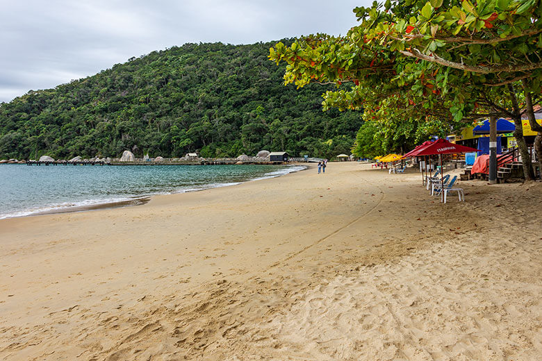 Praia das Laranjeiras - Santa Catarina