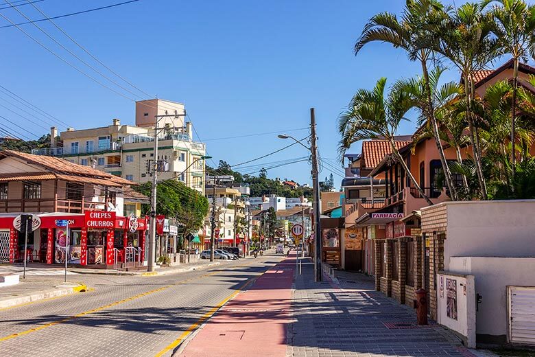 como chegar a Bombinhas de ônibus? 