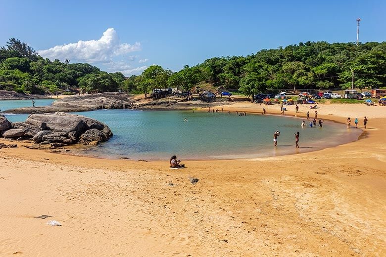 como visitar as praias de Guarapari?