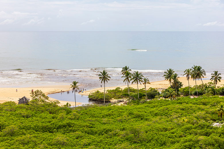 qual é a melhor época para viajar a Trancoso?