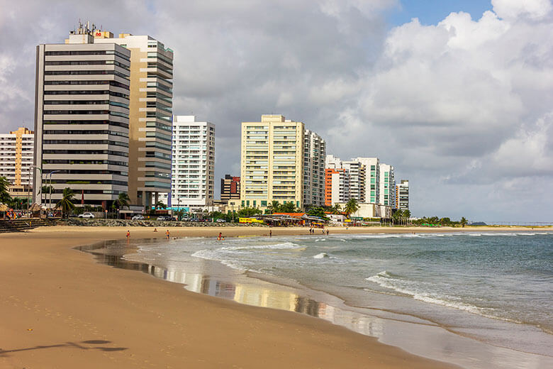 hotéis em São Luís praia mar