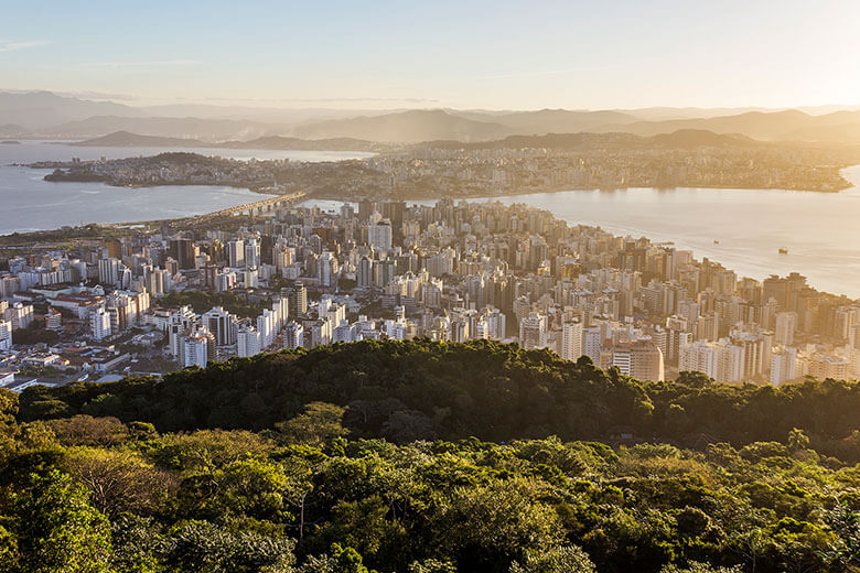 quantas praias tem em Florianópolis?