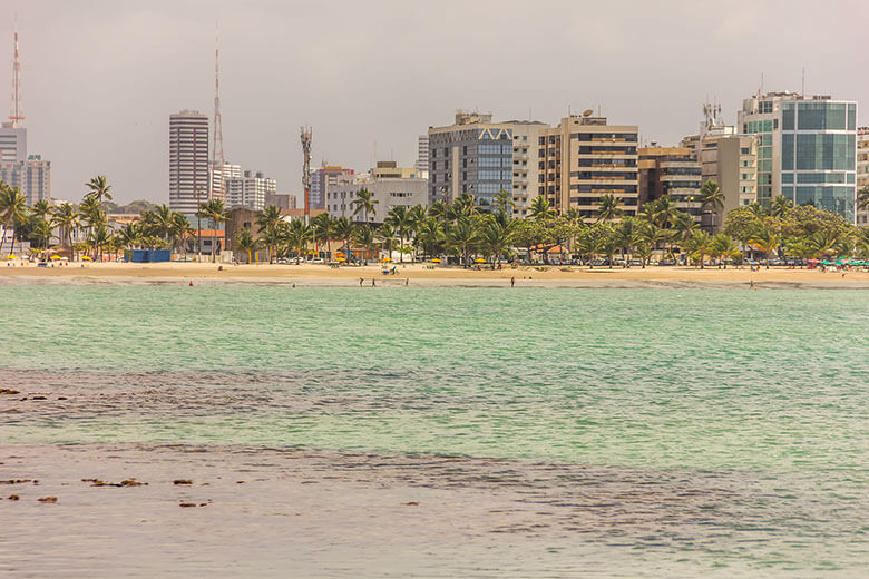 quais são as melhores praias de Maceió para se hospedar?