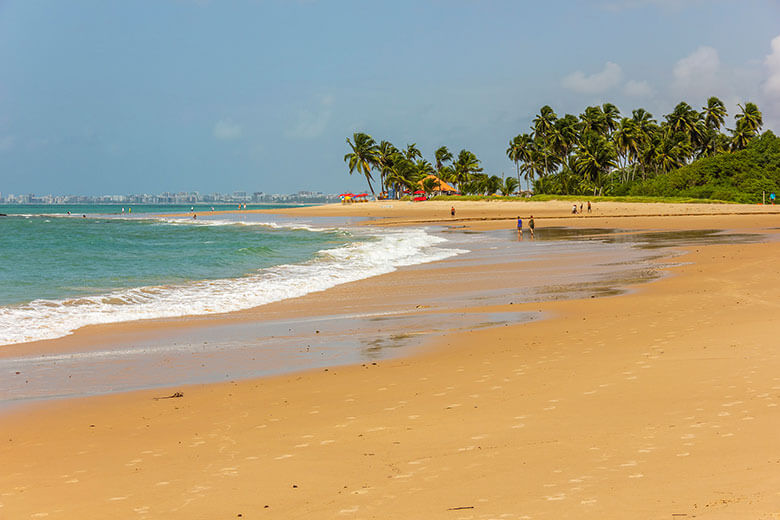 quantas praias tem em Maceió?