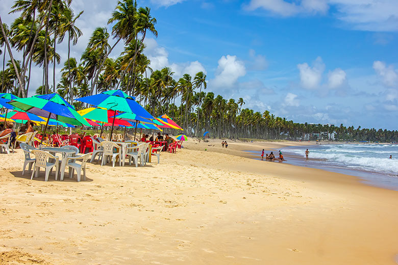 praias pelos arredores de Recife