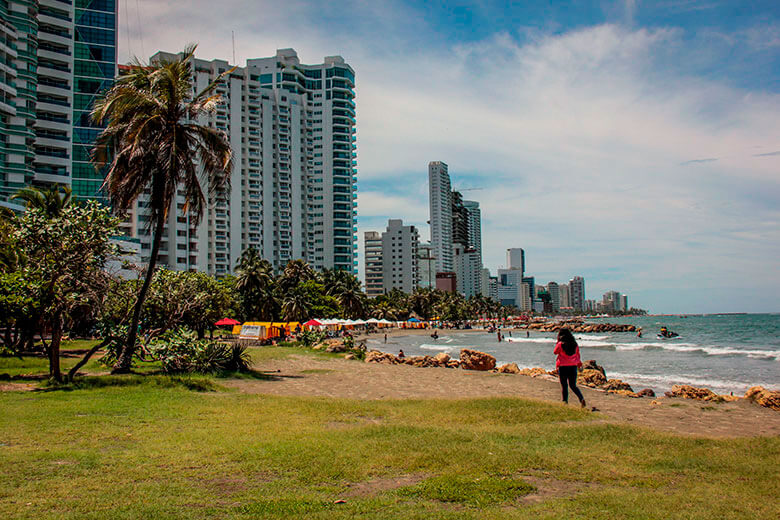 Cartagena tem aeroporto?