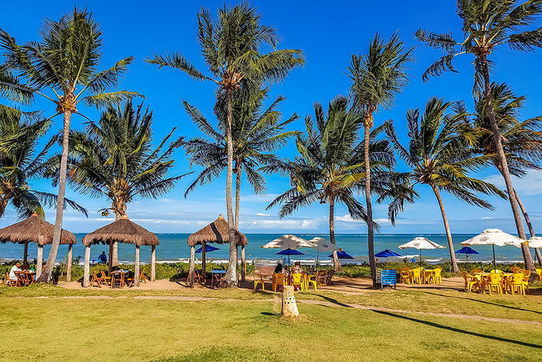 barracas nas praias de Japaratinga