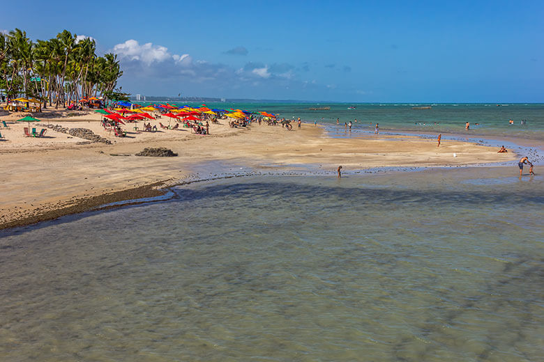 como é a Praia de Ponta Verde?