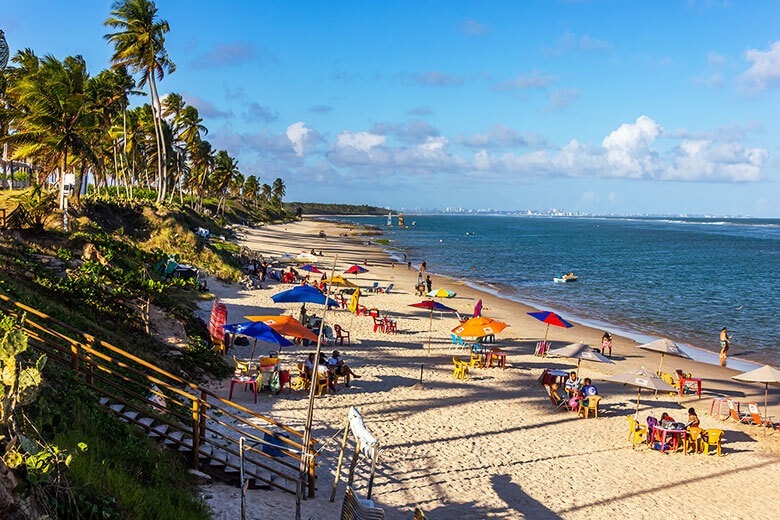 Praia do Francês: Onde fica, Como ir e O que fazer