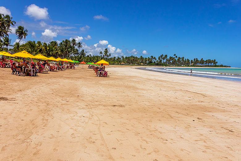 Praia do Marceneiros quisoques e restaurantes