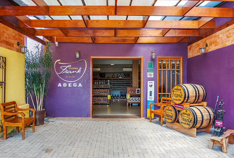 onde fica São Roque e a Rota do Vinho