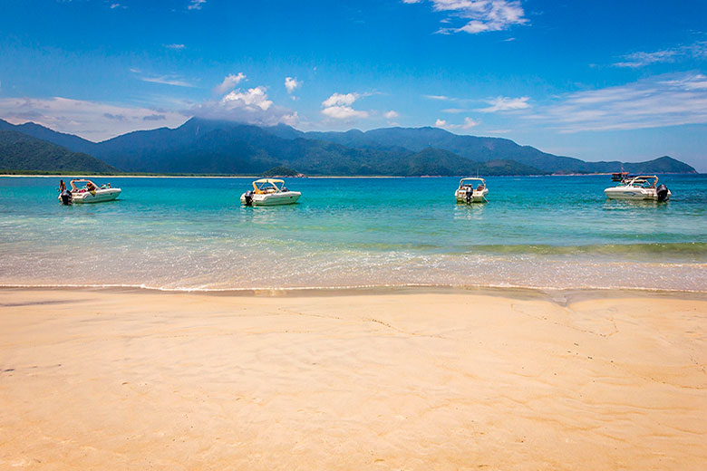 hotéis em Angra dos Reis perto da praia para casal